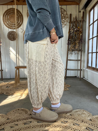 Waylon Floral Joggers - CREAM