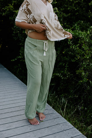 The Palm Days Linen Pants