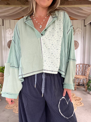 The Georgia Floral Top - PISTACHIO