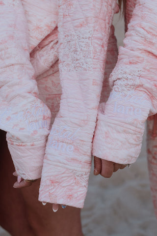 The Coastal Cottage Quilted Crew