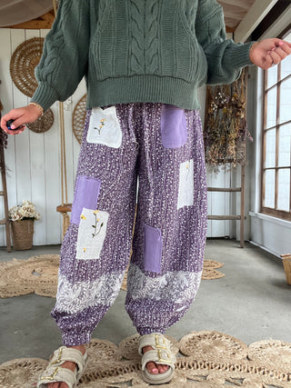 The Wildflower Walks Joggers - LILAC
