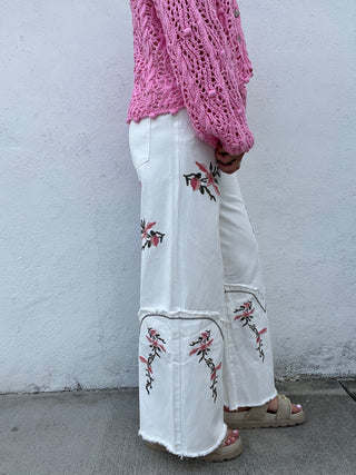Embroidered Bloom Denim Jeans - WHITE