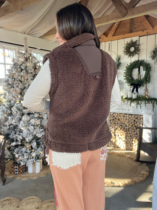 The Rory Sherpa Vest - MOCHA