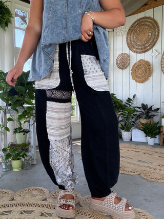 The Beach Breeze Joggers - BLACK