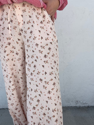 Comfy Girl Era Floral Pants - CREAM