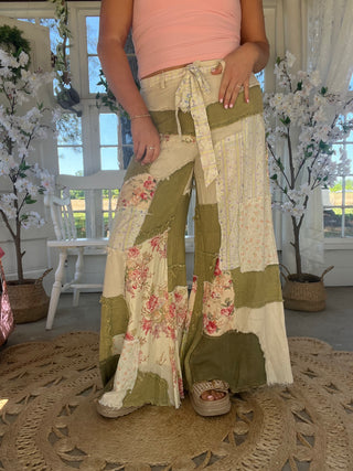 Where The Flowers Drift Patchwork Pants - GREEN