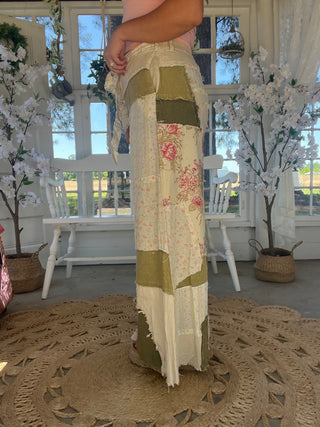 Where The Flowers Drift Patchwork Pants - GREEN