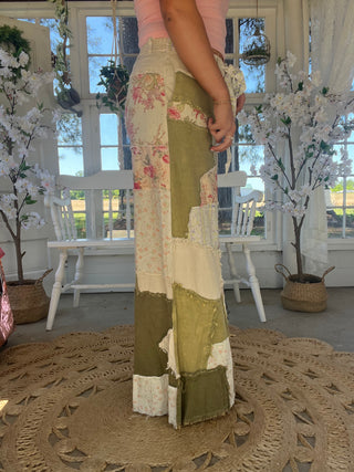 Where The Flowers Drift Patchwork Pants - GREEN