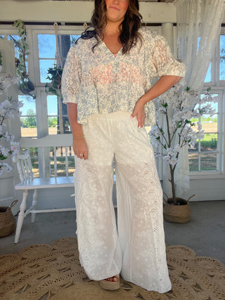The Eyelet Cloud Pants - WHITE