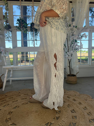 The Eyelet Cloud Pants - WHITE