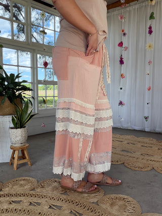 The Spring Daze Joggers - PINK