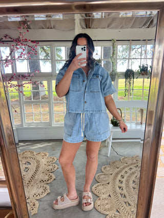 90s Coastal Girl Shorts