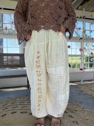 Sea By The Bloom Joggers - CREAM