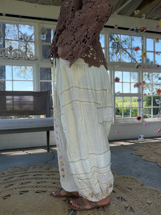 Sea By The Bloom Joggers - CREAM