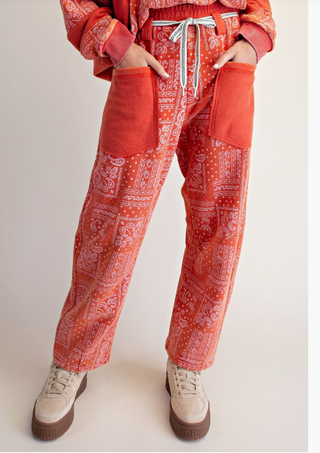 The Cozy Cottage Paisley Barrels - RED