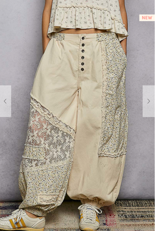 The Park Ave Lace Joggers - CREAM FLORAL